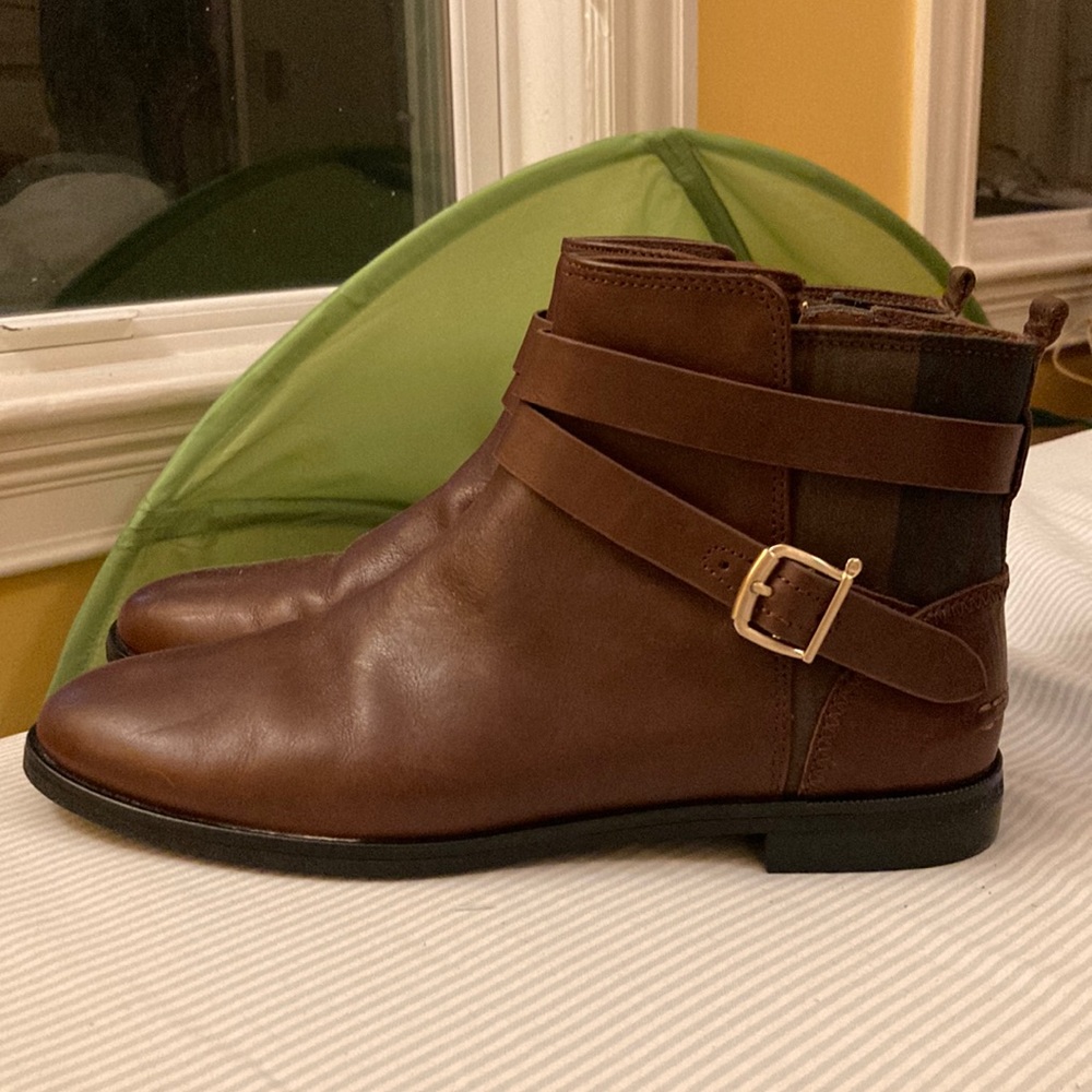 Sperry Women’s Seaport Shackle Leather Bootie